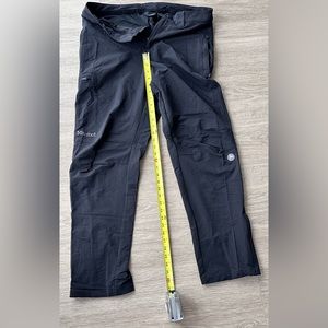 8/10. Men’s Marmot XL, men’s softshell thermal pants.